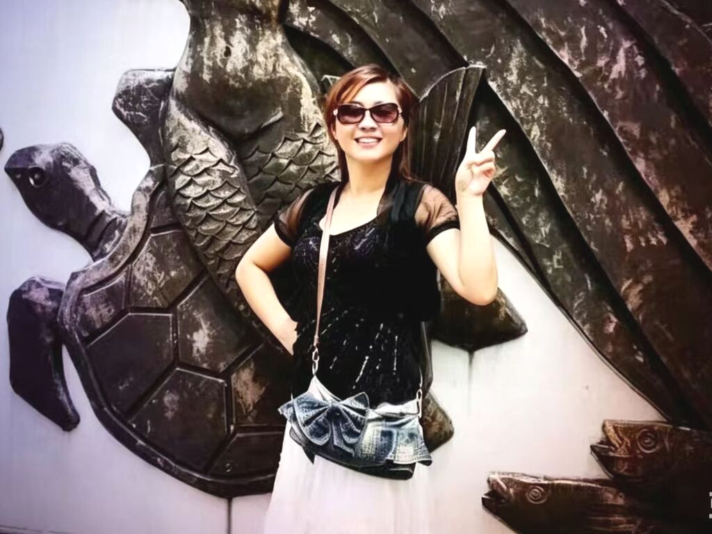 AuraraFeng nude cam model profile photo