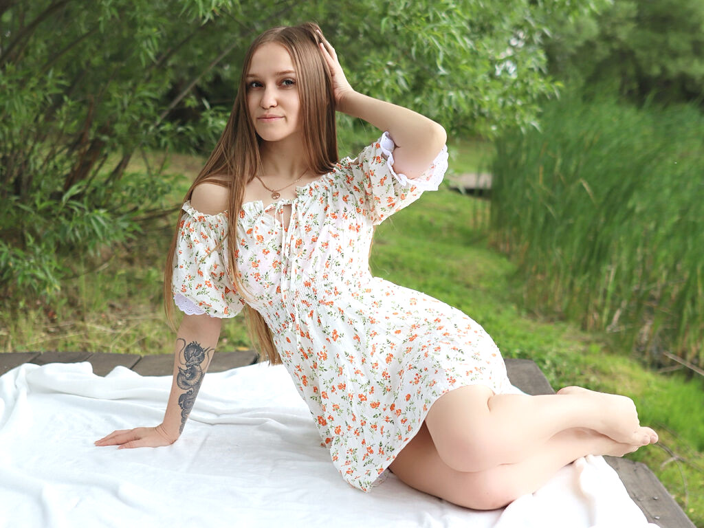 AuroraCruise naked cam model gallery photo