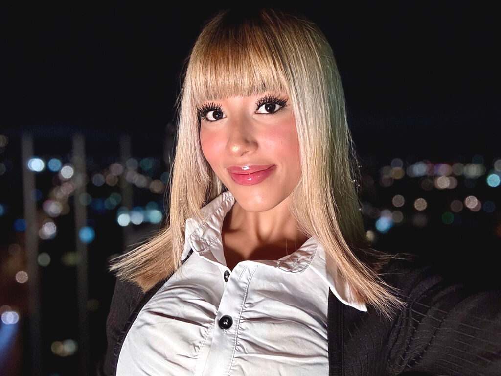 AuroraMonrroe nude cam model profile photo