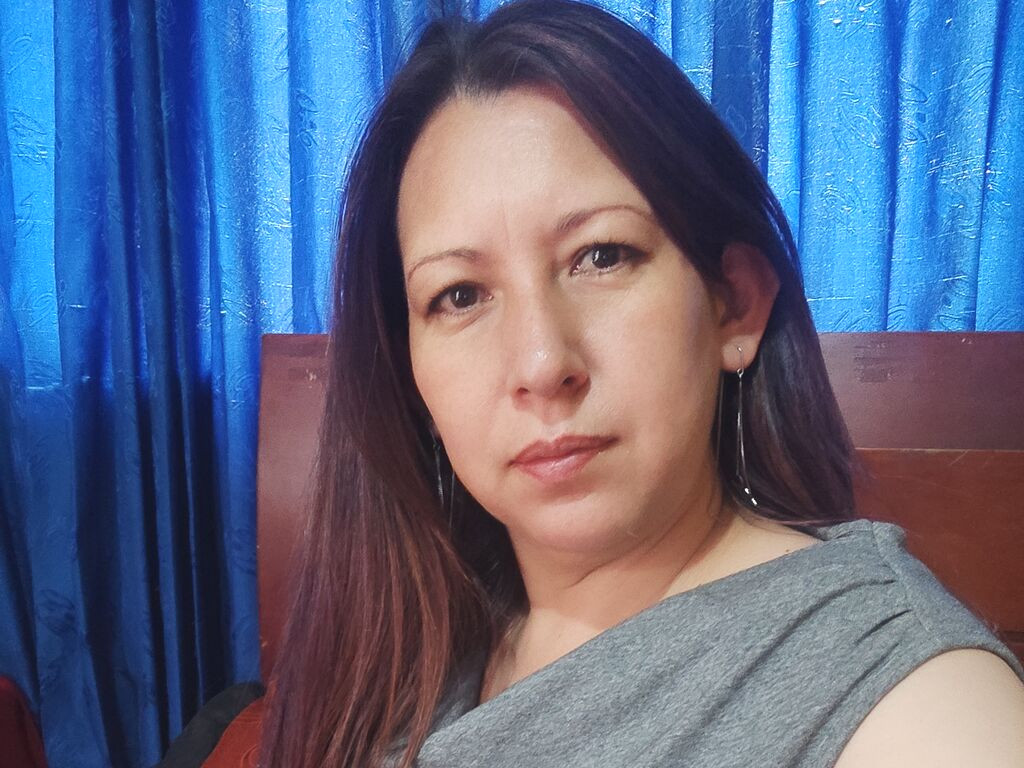 AvaToms nude cam model profile photo