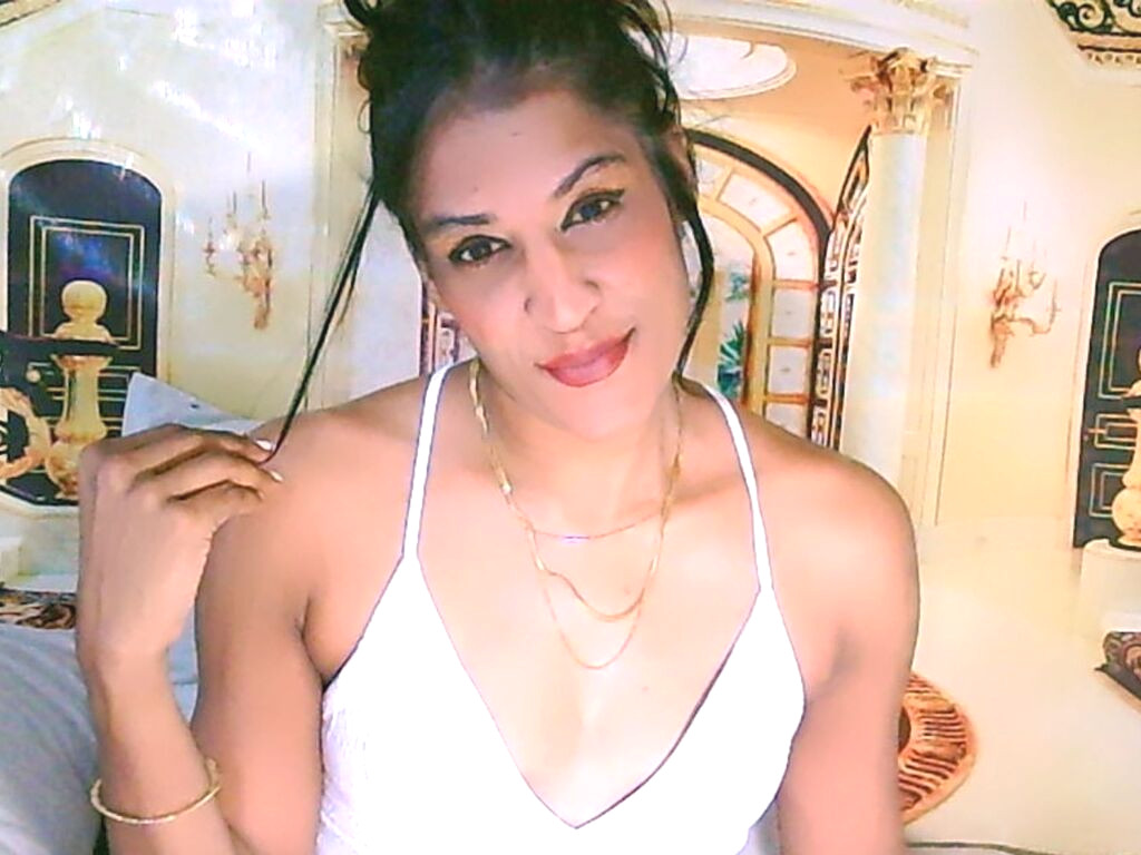 AzzyGreene nude cam model profile photo