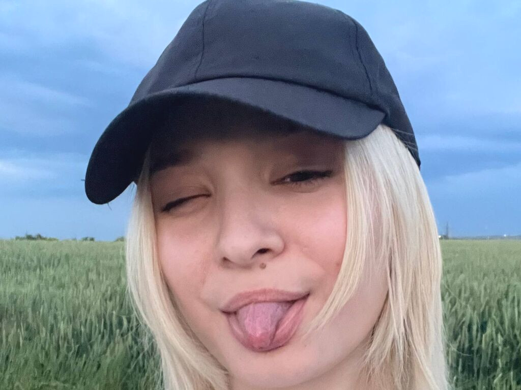 BarbaraGreen nude cam model profile photo