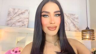 BelaGrow 25 transgender nude cam model profile
