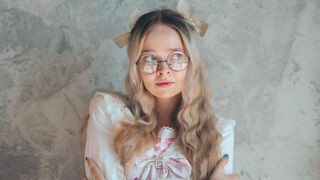 BellaMorley 18 female live cam model profile