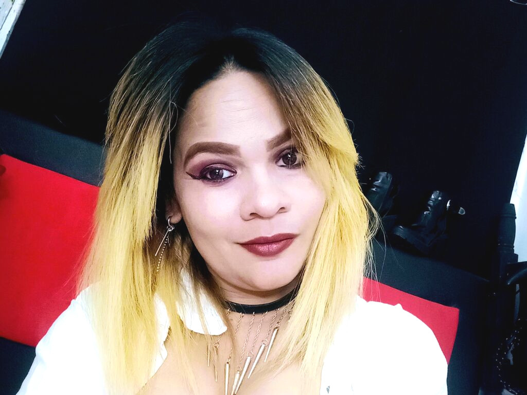 BellucciSarah nude cam model profile photo