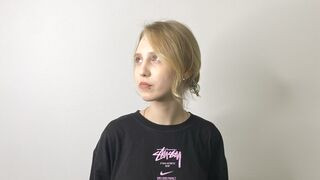 BenitaMoorehouse 19 female erotic cam model profile
