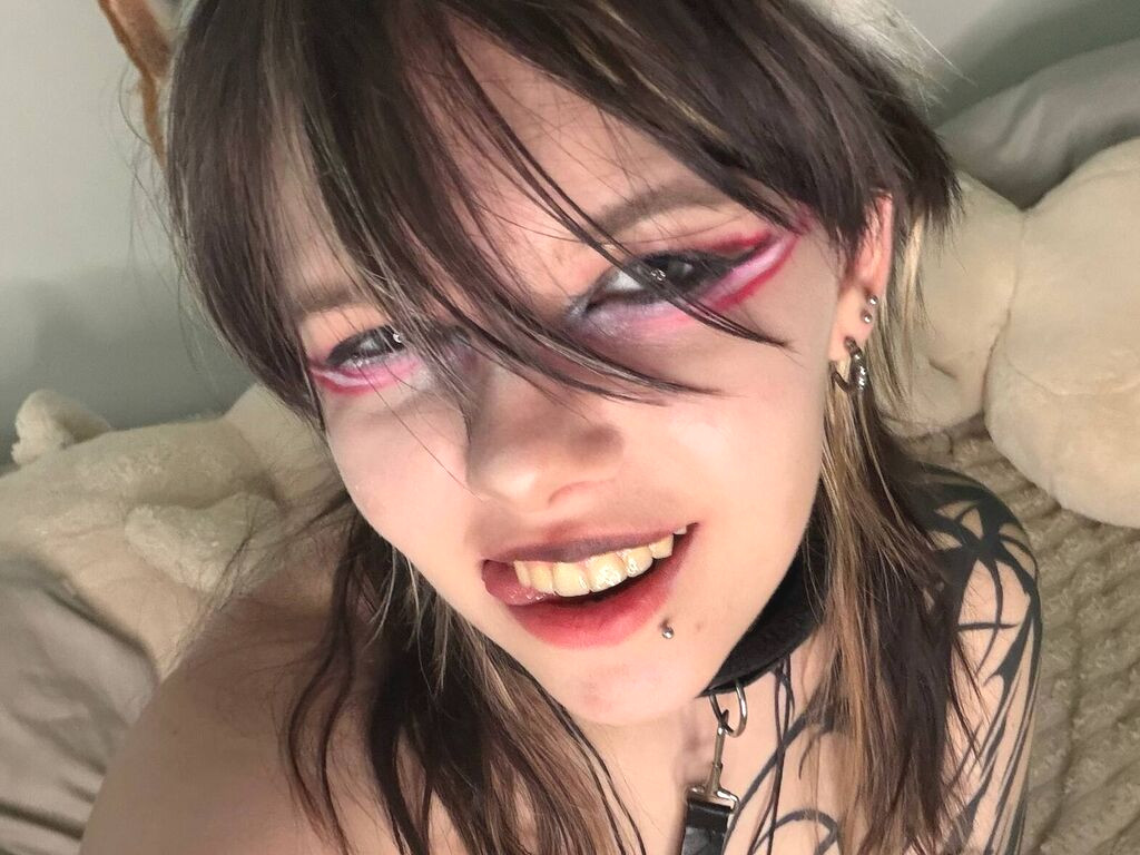 BettieDaryanl nude cam model profile photo