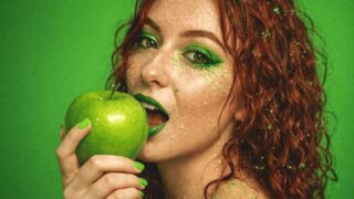 BiancaFlame 23 female hot related cam model profile