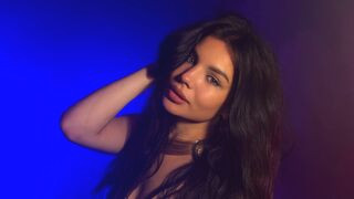 BiancaKennedy 20 female naked cam model profile