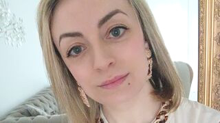 BiancaLuxe 40 female mature hot cam model profile
