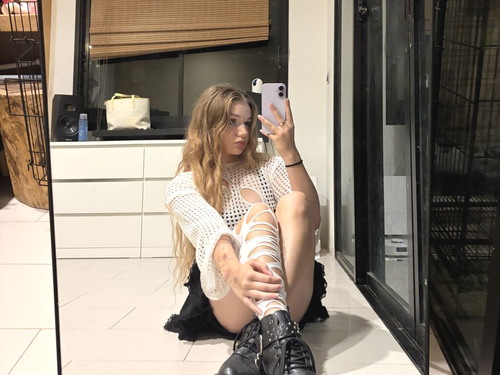 BrandiStover nude cam model profile photo