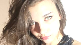 BriandaLudwic 18 female hot cam model profile