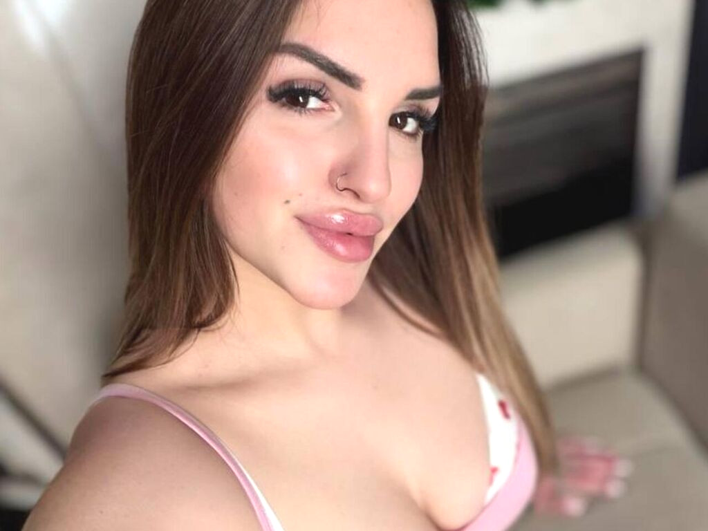 BrienaOne naked cam model gallery photo