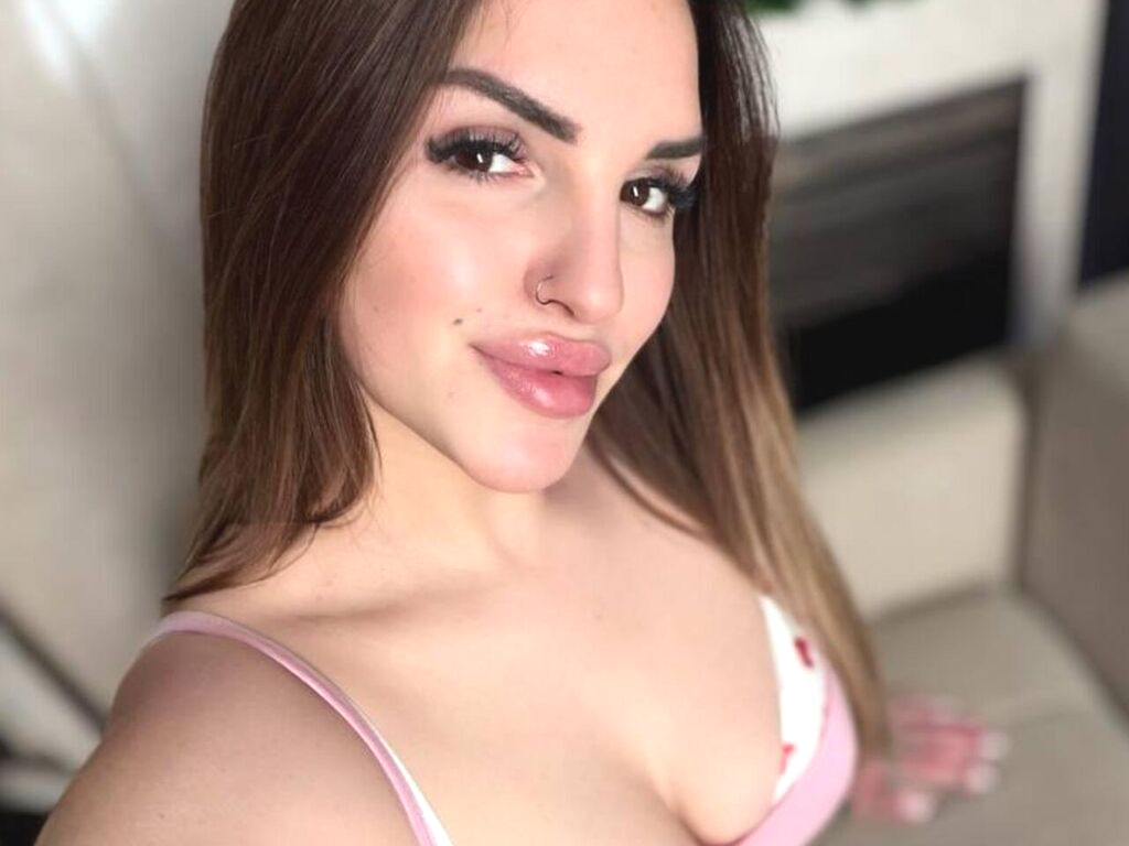 BrienaOne nude cam model profile photo