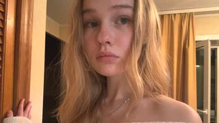 BrittaneyCreitz 18 female erotic cam model profile