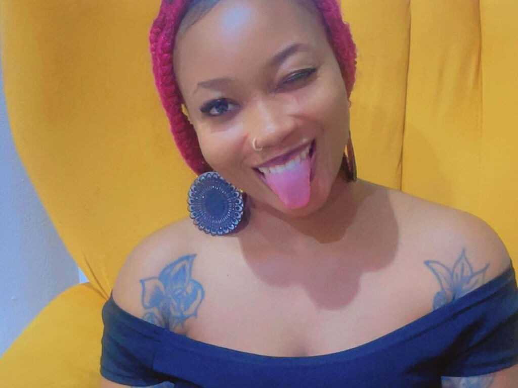 CaliaUduak nude cam model profile photo
