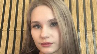 CalypsoVirel 20 female sexy cam model profile