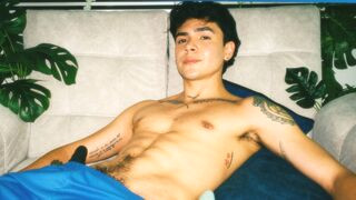 CamilloGuzmn 21 male sexy related cam model profile