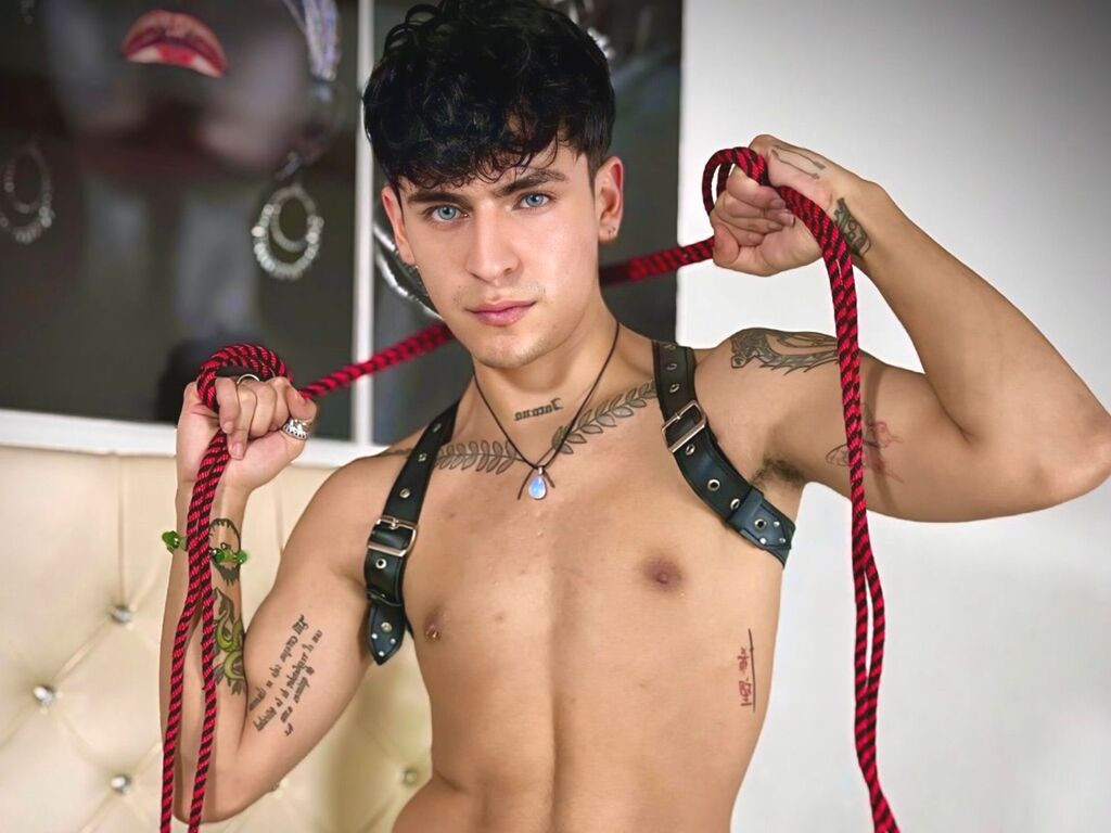 CamyloGuzman Naked