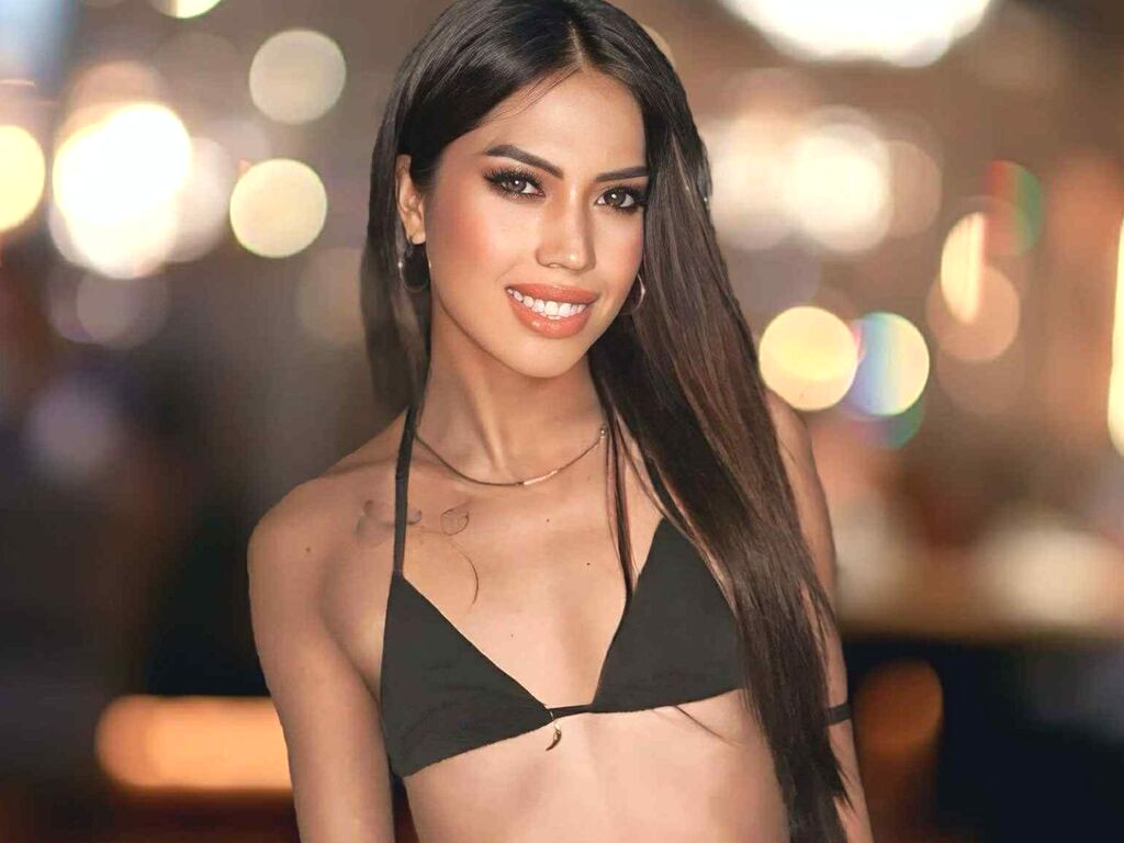 CapriceDiva nude cam model profile photo