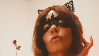 CarlaVendome 40 female sexy cam model profile