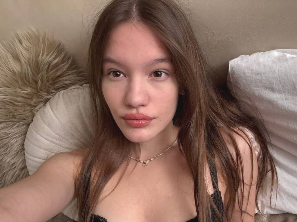 CarlieFuller nude cam model profile photo