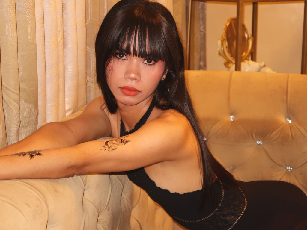 CassandraAndrean nude cam model profile photo