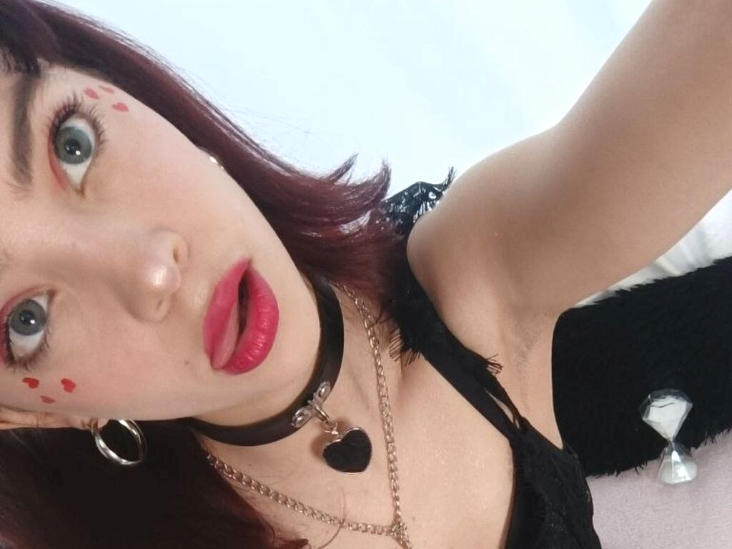 CassyVixen naked cam model gallery photo