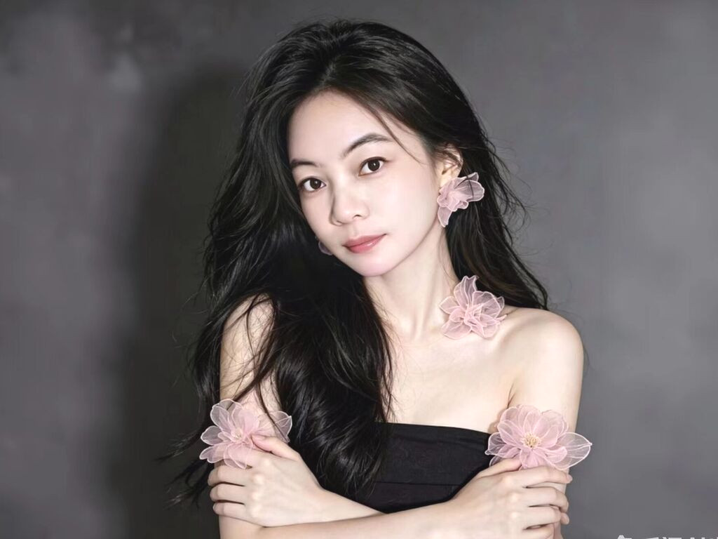CelesteQi nude cam model profile photo