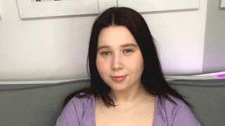 CharliBloom 21 female erotic cam model profile