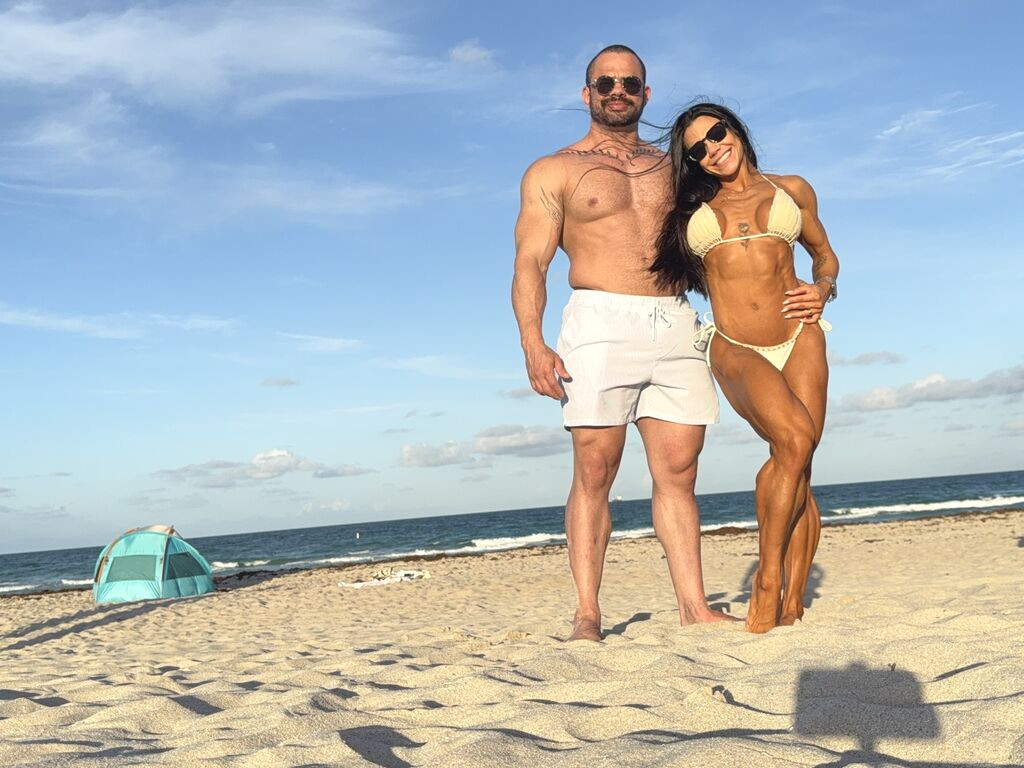 CharlotteAndNoah naked cam model gallery photo