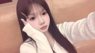 ChayaAlice 18 female nude cam model profile