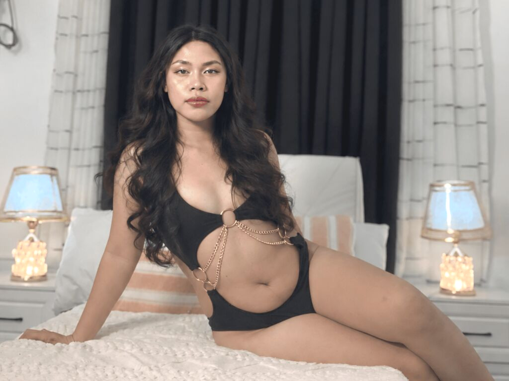 ChleoTan naked cam model gallery photo