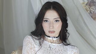 ChloeLefevre 18 female sexy cam model profile