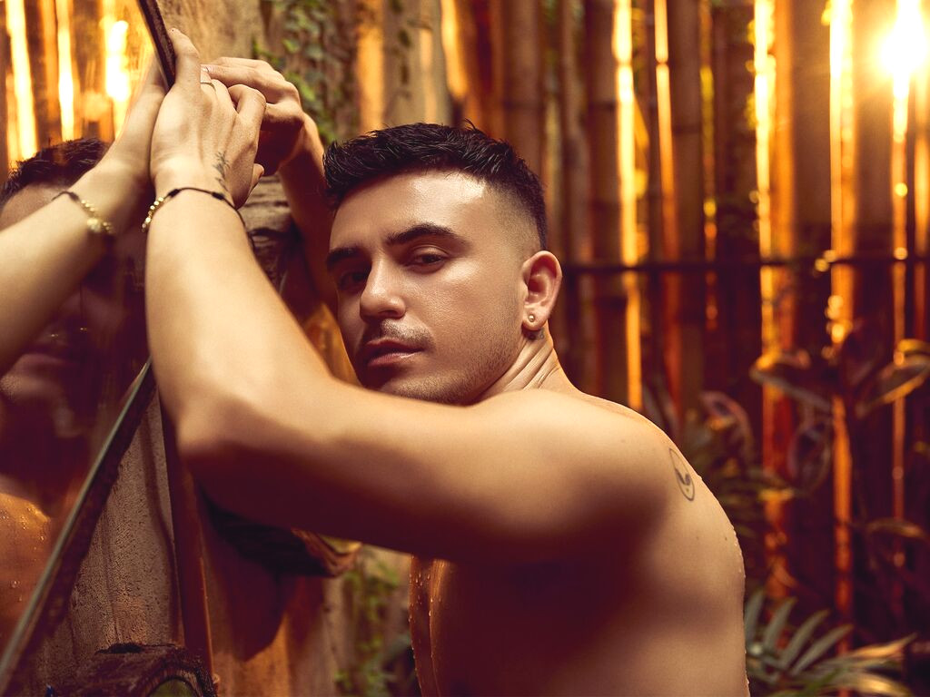ChrissRoman Naked