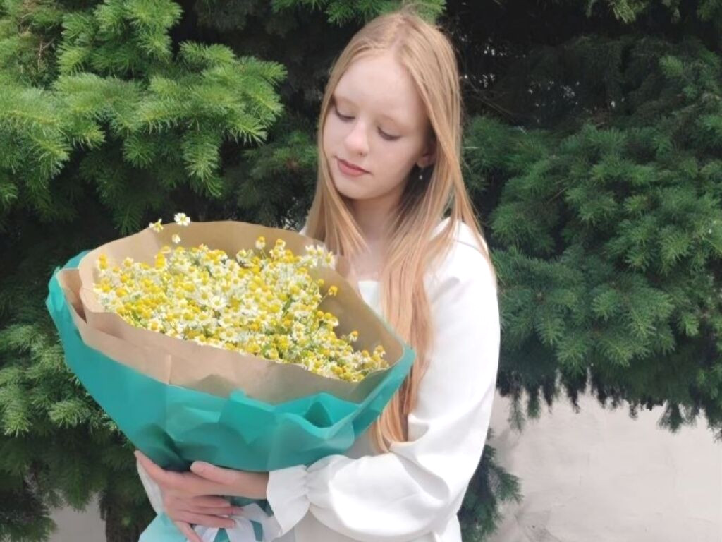 ChristieBrozyna naked cam model gallery photo