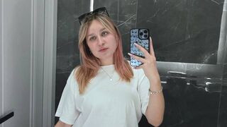 ChuFlorendo 18 female live cam model profile