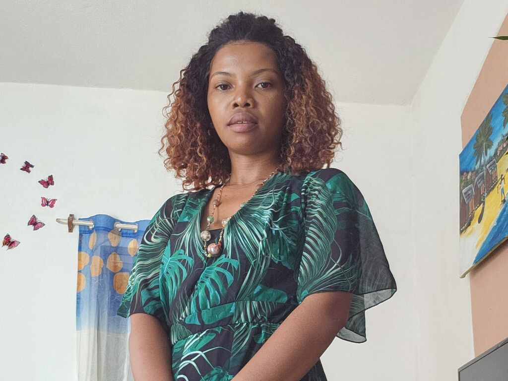 ClaudiaNellah Naked