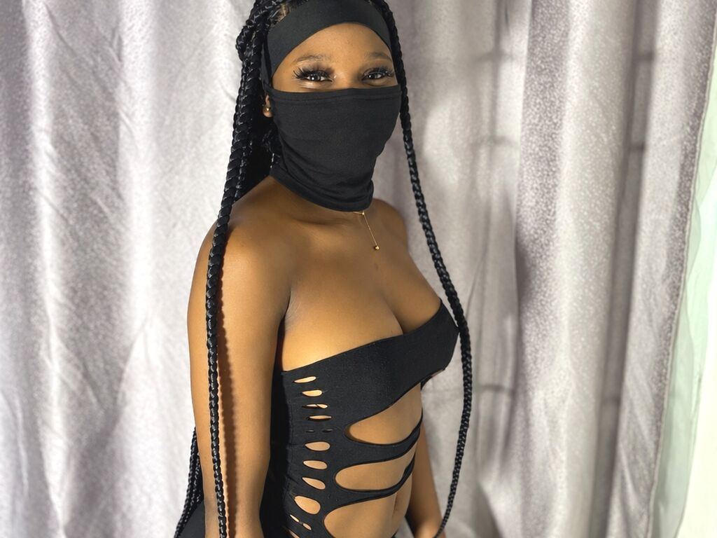 Cocozara nude cam model profile photo