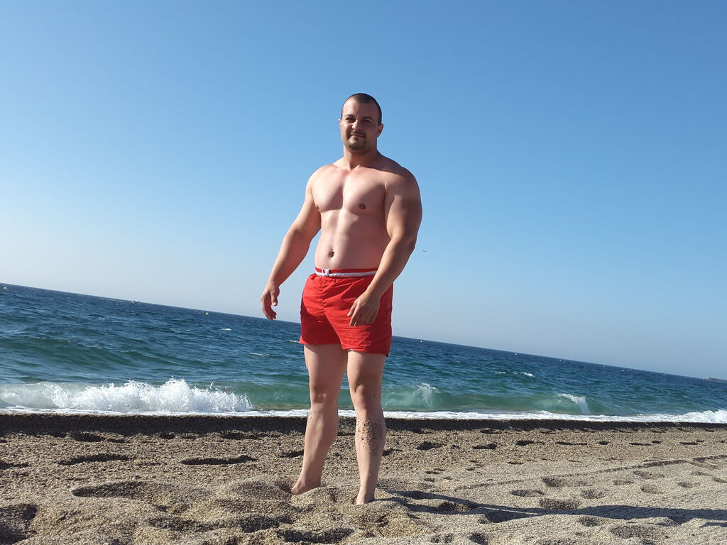 CristianDiesel naked cam model gallery photo