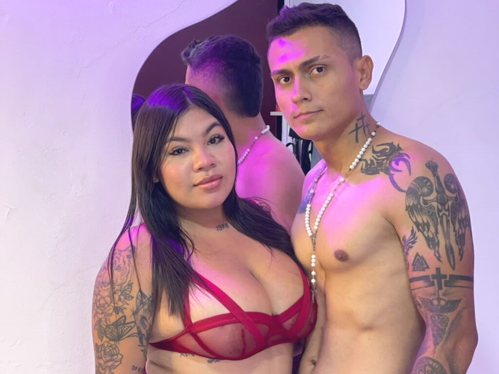 CrystalAndDrake naked cam model gallery photo