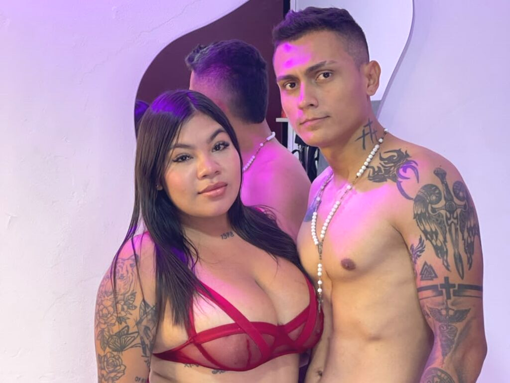 CrystalAndDrake nude cam model profile photo