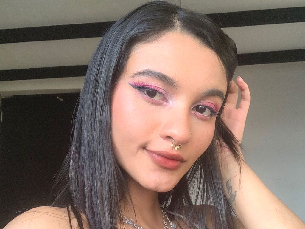 DakotaRoux Nude
