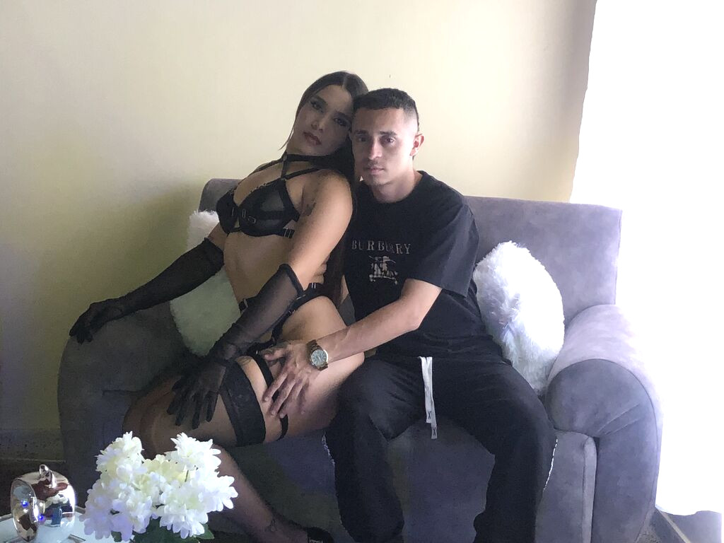 DanaAndMykeE nude cam model profile photo