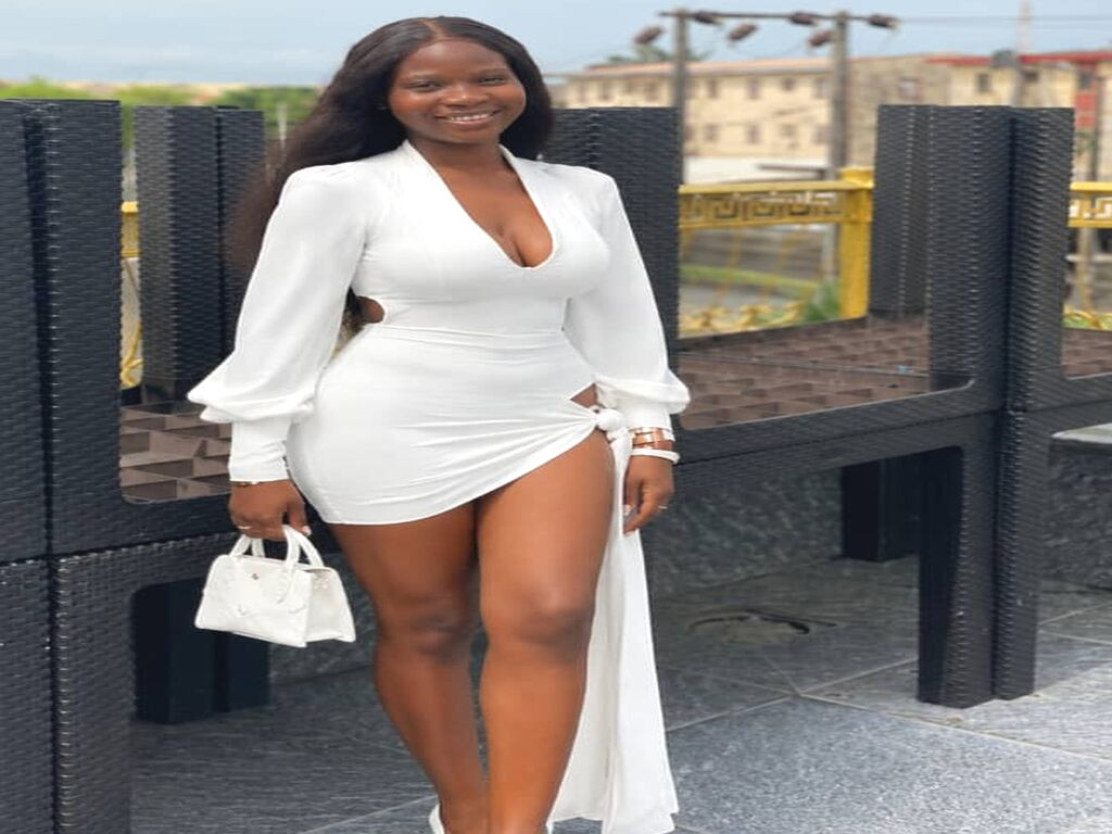 DavidsonAurora nude cam model profile photo