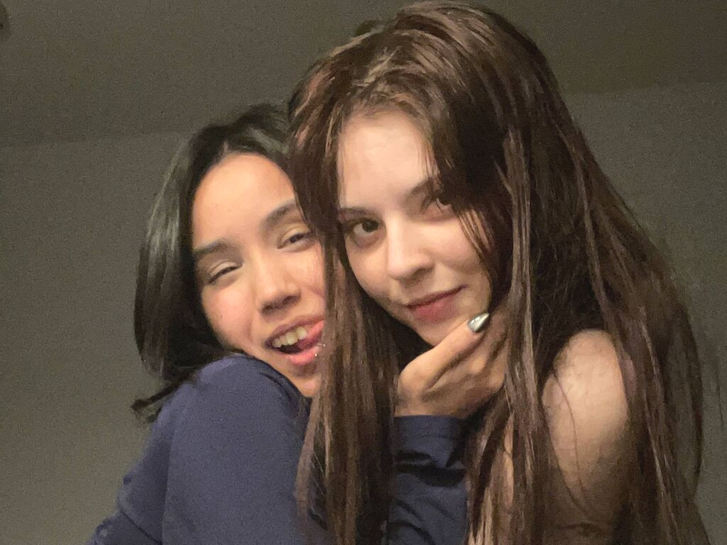 DebAndCaitlin nude cam model profile photo