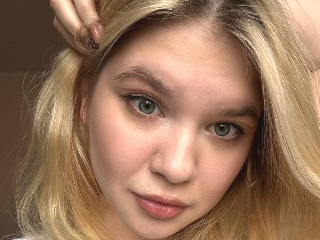 DebrahPloeger nude cam model profile photo