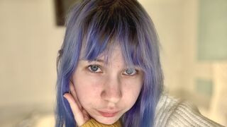 DeidreSarin 18 female nude cam model profile