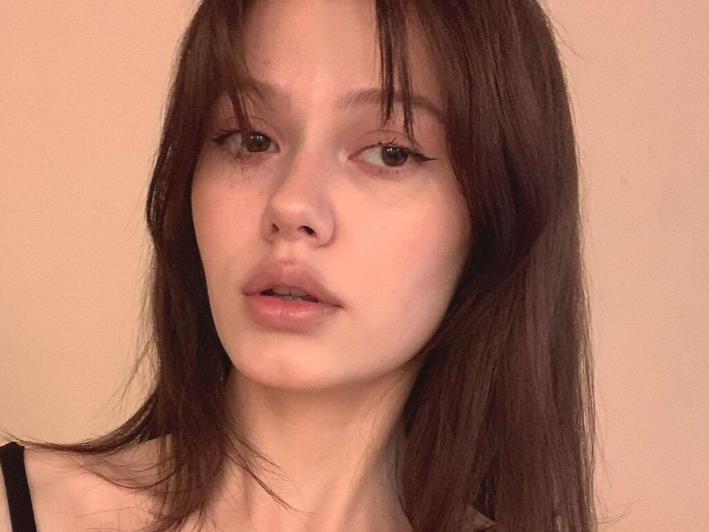 DeniseBonnel naked cam model gallery photo