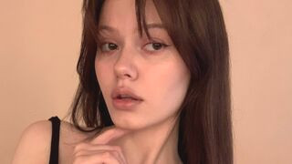 DeniseBonnel 18 female strip cam model profile